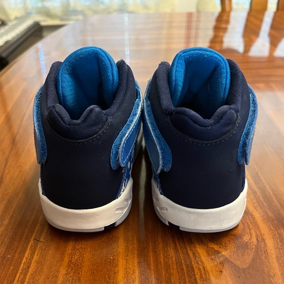 Nike AirJordan Retro 8 Snowflake Edition Toddler Shoes - Picture 5 of 10